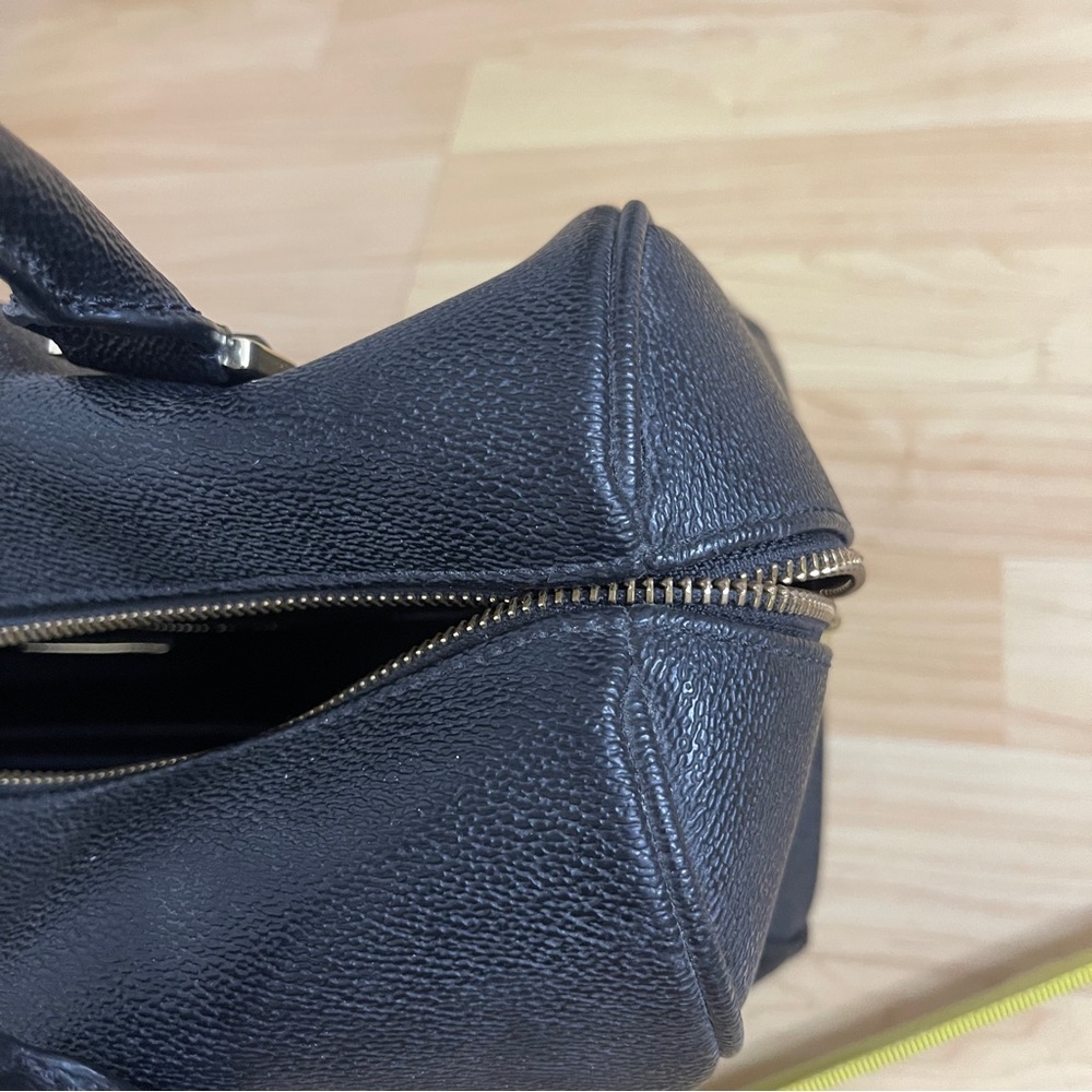 Tory Burch Black Saffiano Leather Doctors Satchel come with original dust cover - Picture 17 of 17